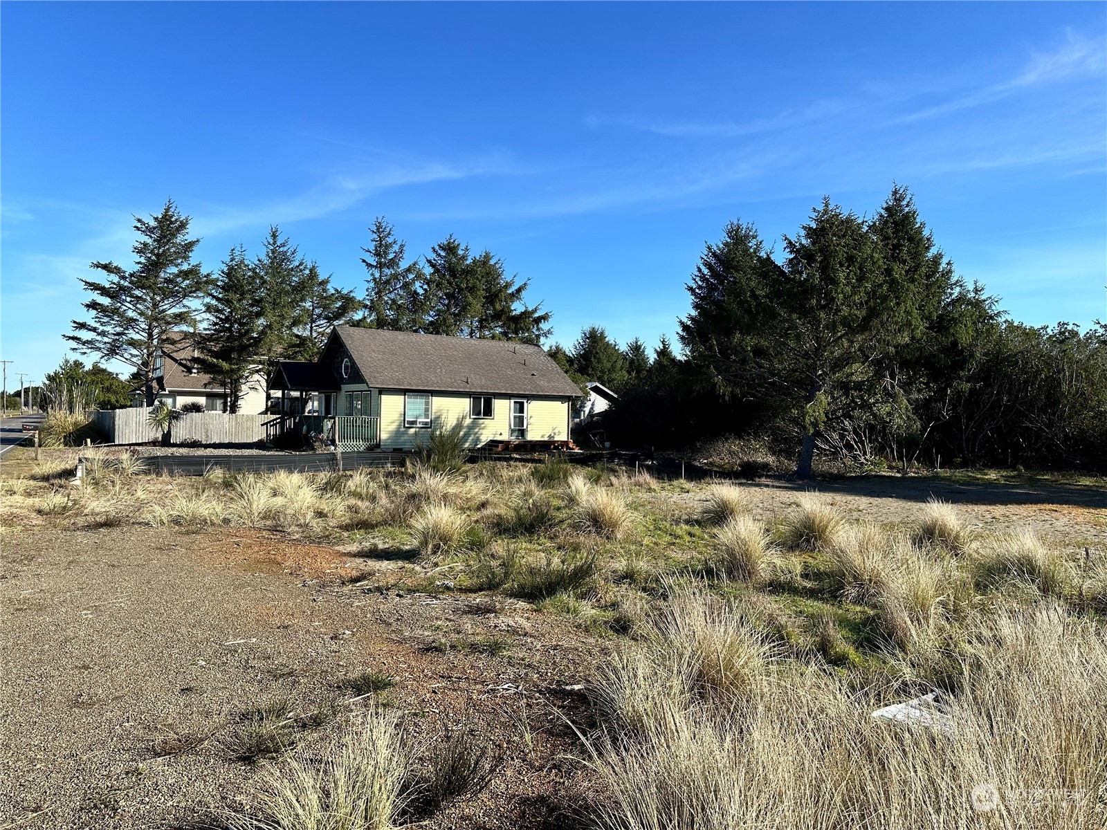 586 Ocean Shores Boulevard SW