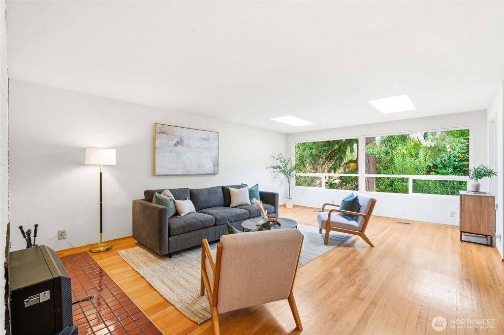 Photo of 1058 NE 106th Street, Seattle, WA 98125 (MLS # 2485626)