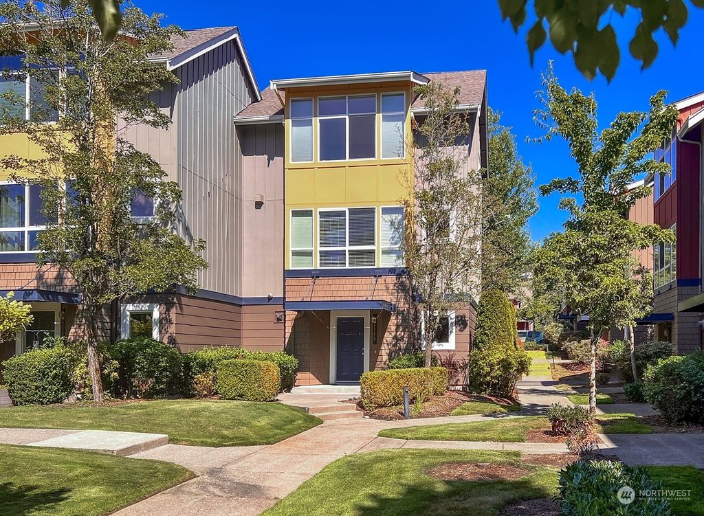 Photo of 1732 24th Avenue NE, Issaquah, WA 98029 (MLS # 2266933)