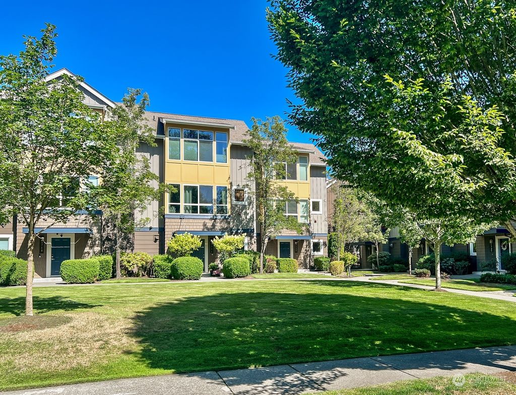 Photo of 1732 24th Avenue NE, Issaquah, WA 98029 (MLS # 2266933)