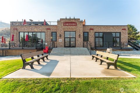 2037 W Woodin Ave. Chelan WA 98816