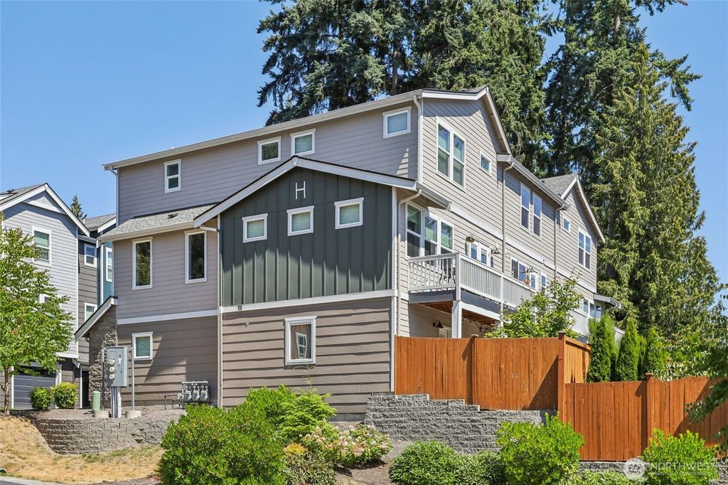 Photo of 18901 12th Place W #H2, Lynnwood, WA 98036 (MLS # 2404088)
