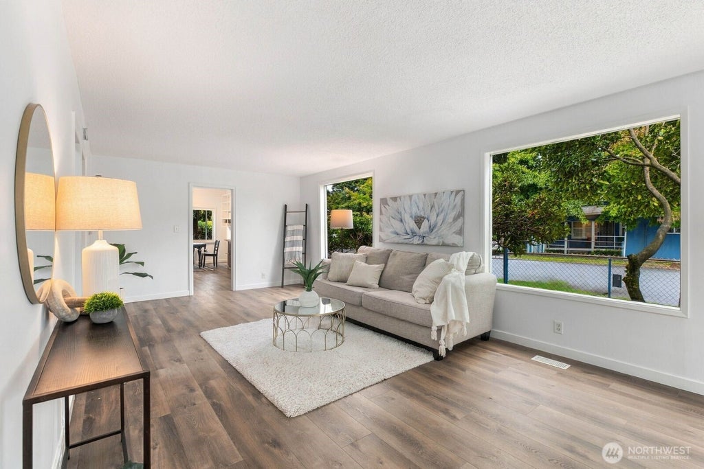 Photo of 501 Smithers Avenue S, Renton, WA 98055 (MLS # 2586777)
