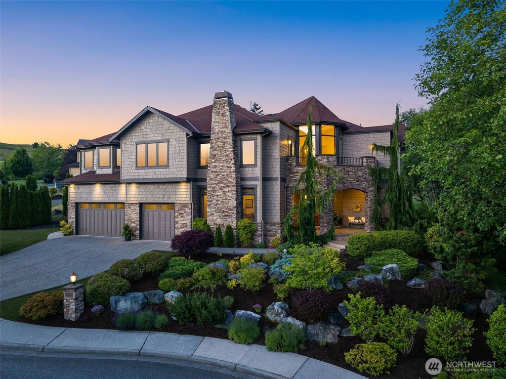 Photo of 15005 SE 80th Street, Newcastle, WA 98059 (MLS # 2351454)