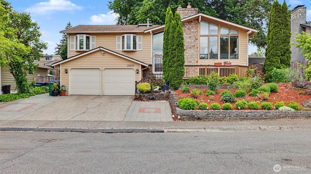 Photo of 16003 132nd Place SE, Renton, WA 98058 (MLS # 2527313)