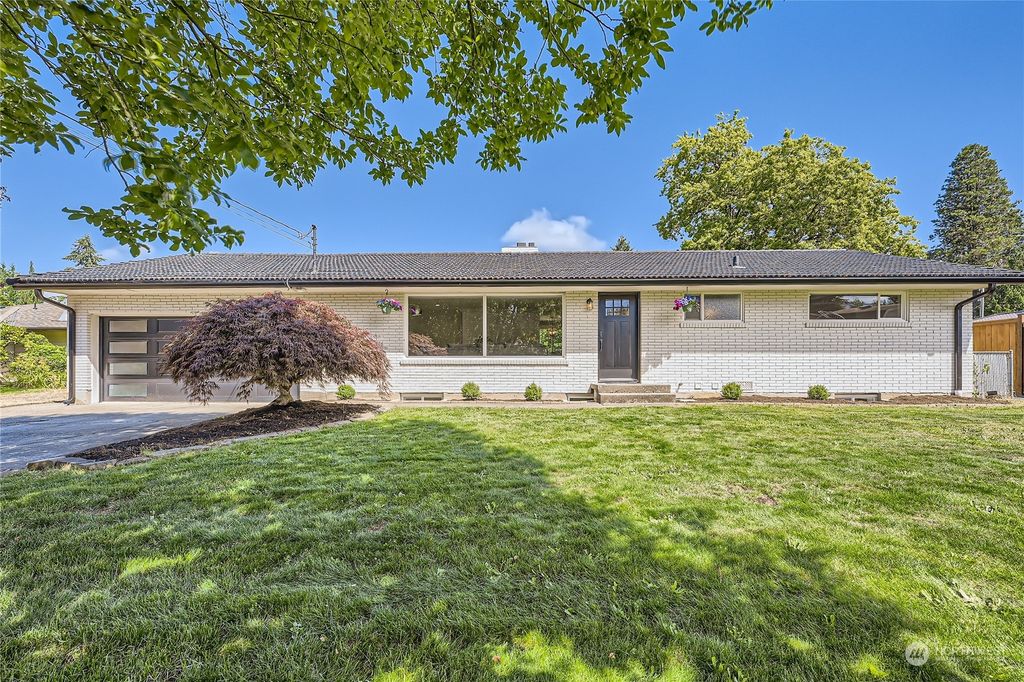 Photo of 215 SUMAC Drive, Monroe, WA 98272 (MLS # 2272834)