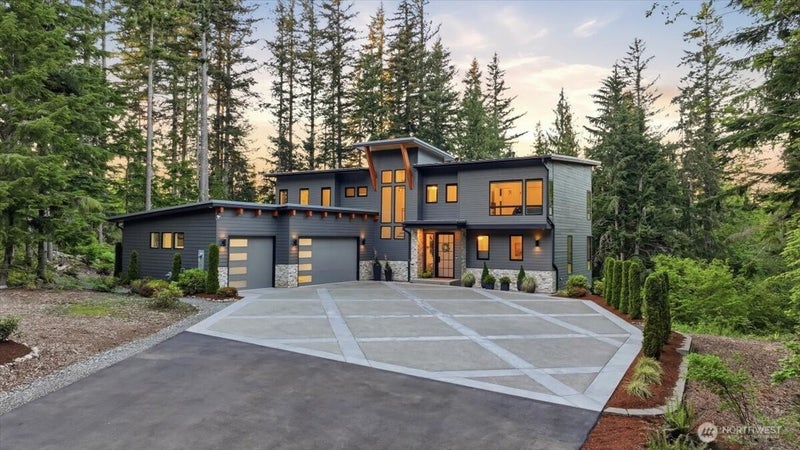 7416 SE Lake Alice Road SE