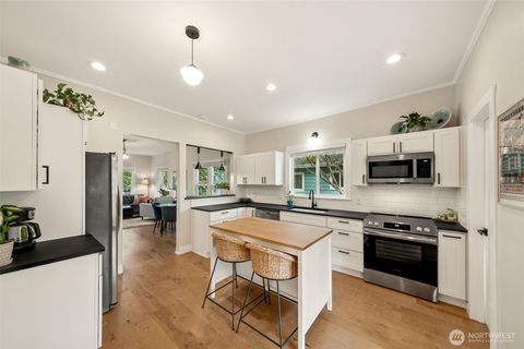 Photo of 5211 N Winnifred Street, Ruston, WA 98407 (MLS # 2440242)