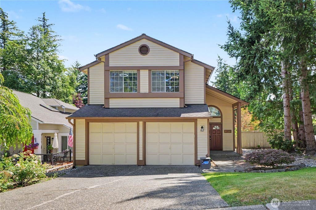 Photo of 24305 SE 42nd Place, Sammamish, WA 98029 (MLS # 2554889)