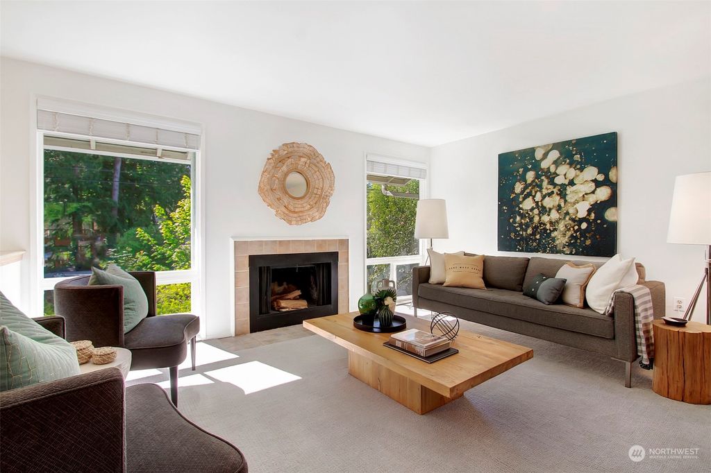 Photo of 19010 33rd Avenue NE, Lake Forest Park, WA 98155 (MLS # 2231790)