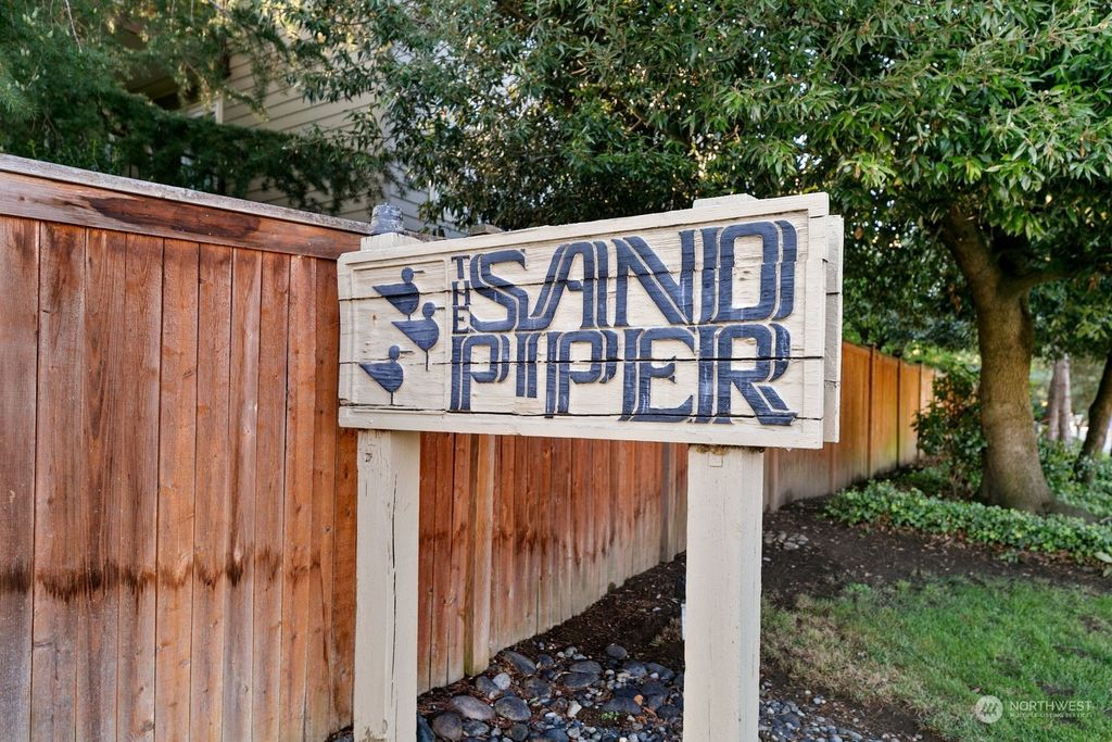 Photo of 5824 NE 75th Street #D201, Seattle, WA 98115 (MLS # 2164168)