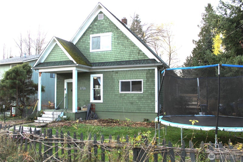 2735 Michigan Street