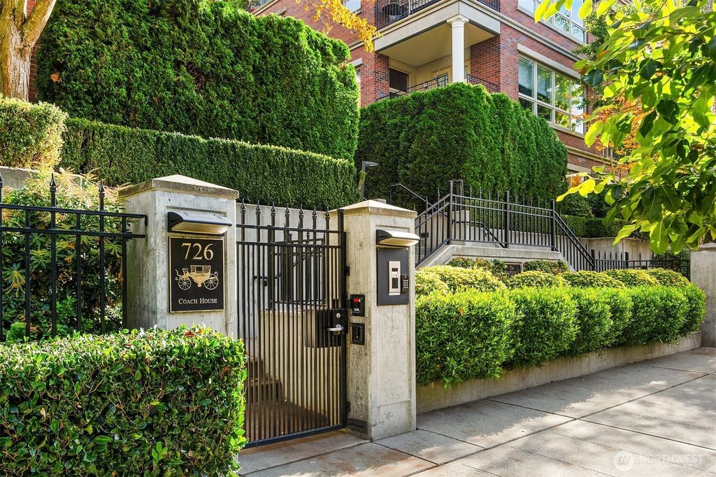 Photo of 726 Boylston Avenue E #5, Seattle, WA 98102 (MLS # 2484208)