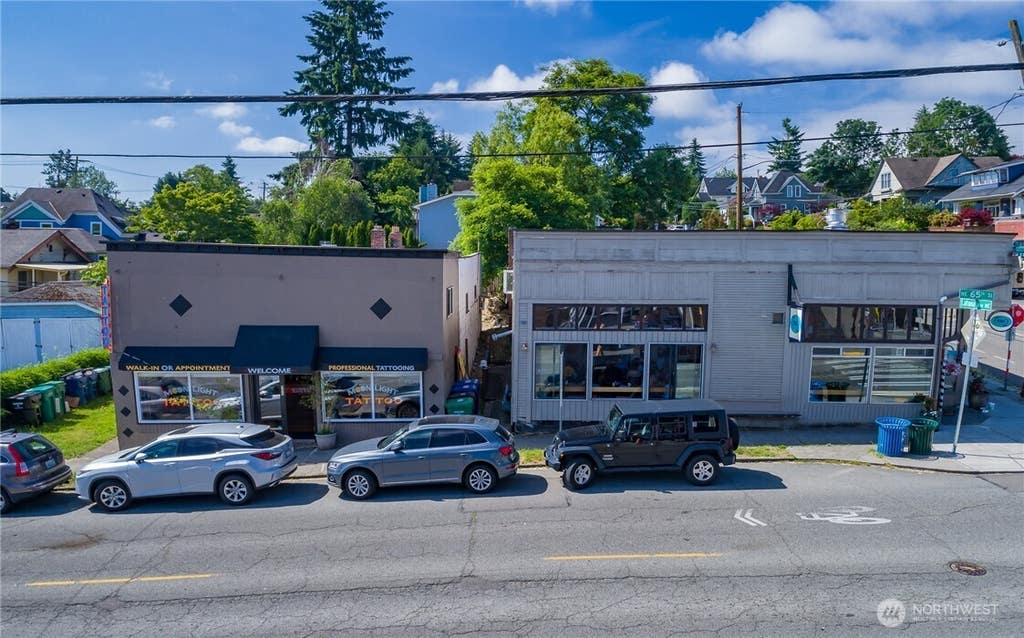 Photo of 305 NE 65th Street, Seattle, WA 98115 (MLS # 2565711)