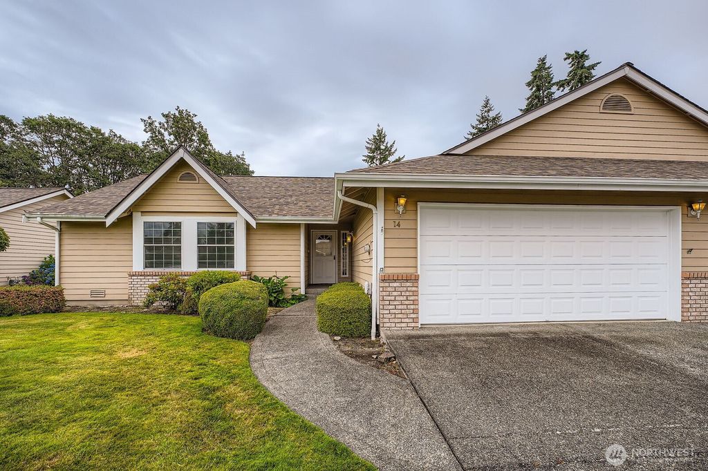 Photo of 14 Lakewood Oaks Drive SW, Lakewood, WA 98499 (MLS # 2464950)