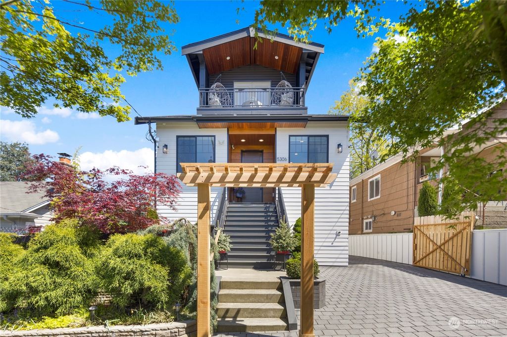Photo of 5306 8th Avenue NE, Seattle, WA 98105 (MLS # 2070082)