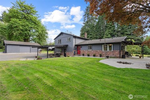 Photo of 410 Studebaker Spur 2, Castle Rock, WA 98611 (MLS # 2482920)