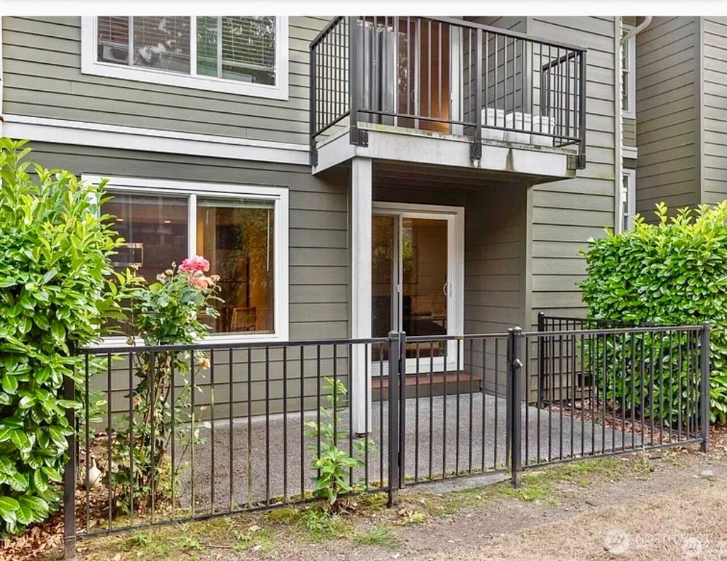 Photo of 820 Cady Rd Rd #F103, Everett, WA 98203 (MLS # 2471954)