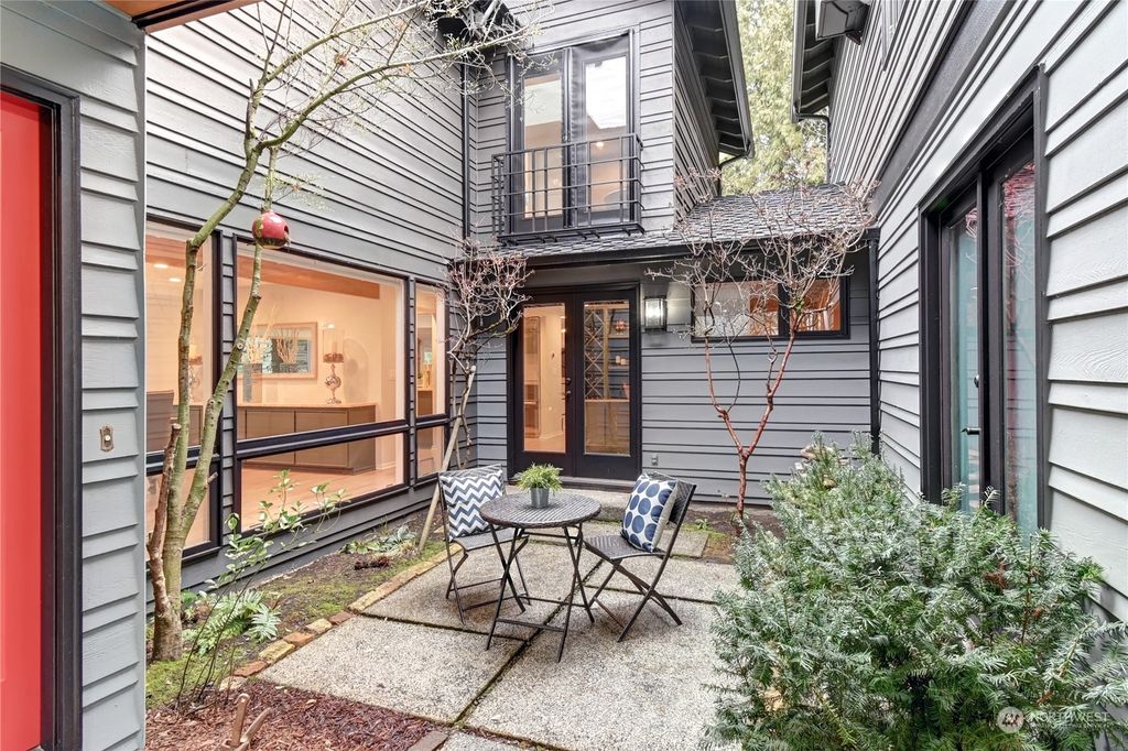 Photo of 14209 206th Place NE, Woodinville, WA 98077 (MLS # 2202370)