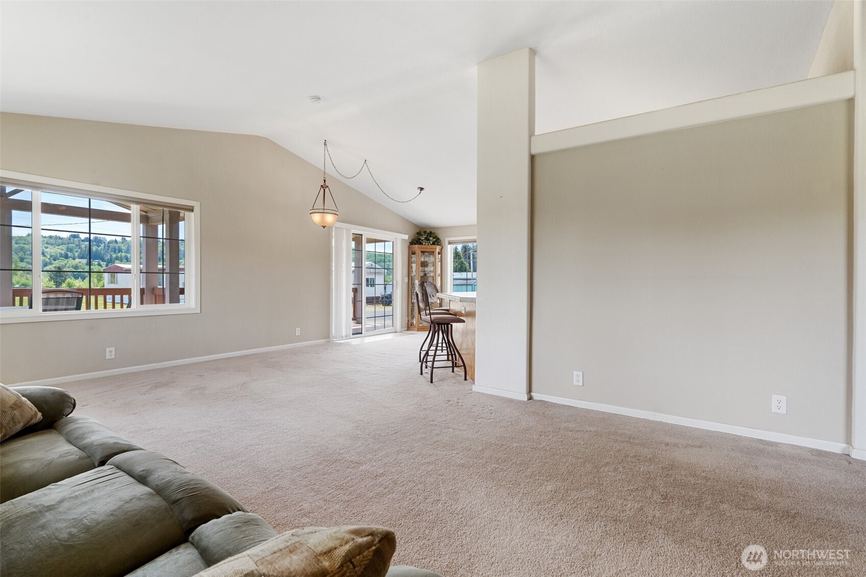 154 Mossyrock Road W 5