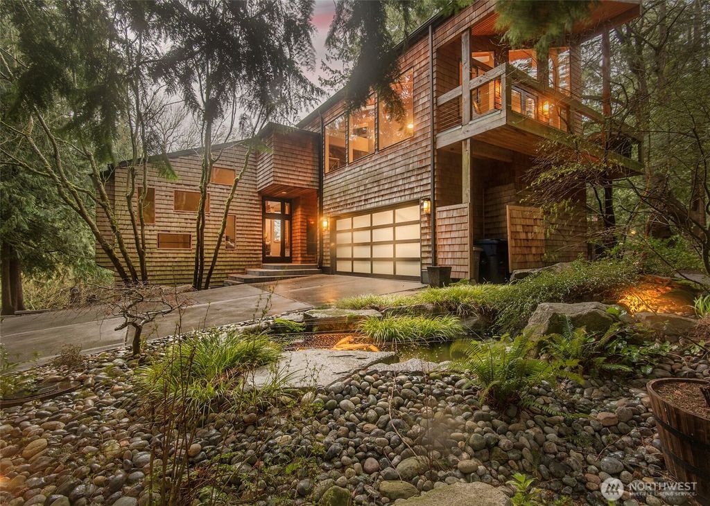 Photo of 6724 Marine View Drive, Edmonds, WA 98026 (MLS # 2384670)