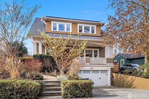 Photo of 5113 47th Avenue NE, Seattle, WA 98105 (MLS # 2477588)