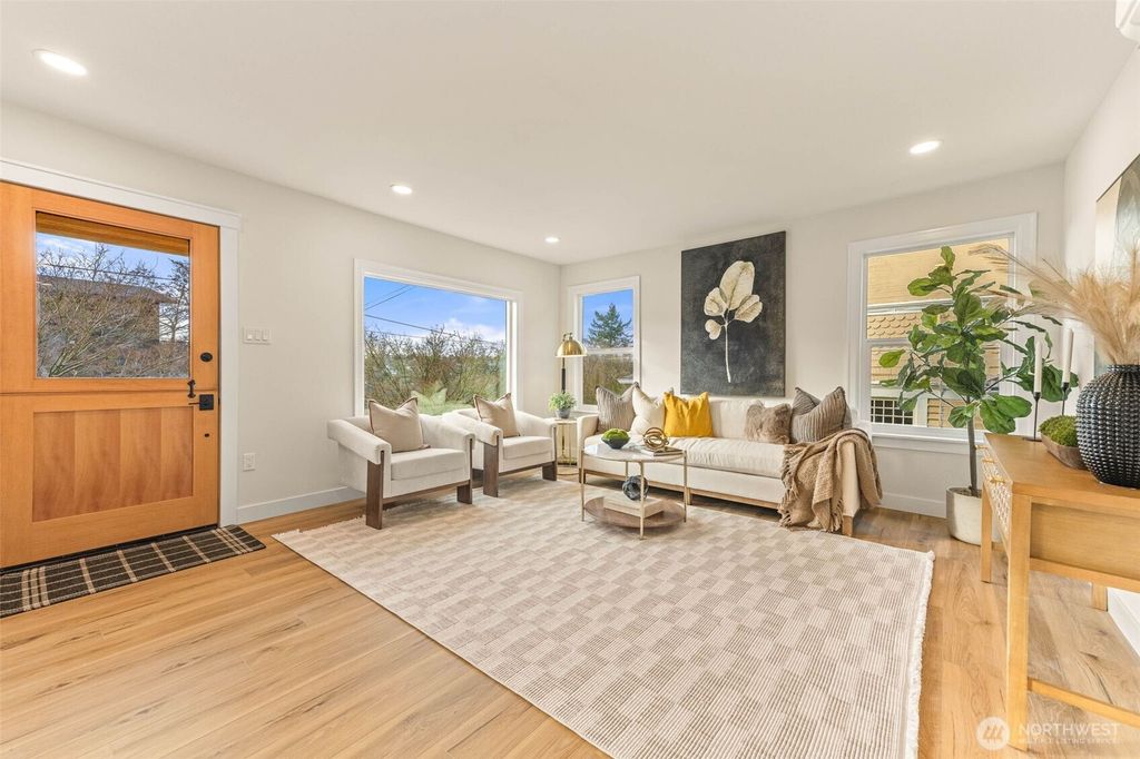 Photo of 1520 31st Avenue, Seattle, WA 98122 (MLS # 2477666)