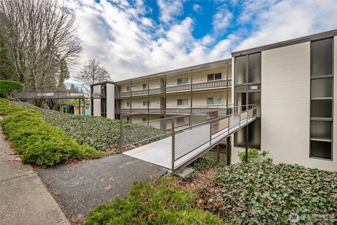 Photo of 819 High Street #317, Bellingham, WA 98225 (MLS # 2461391)