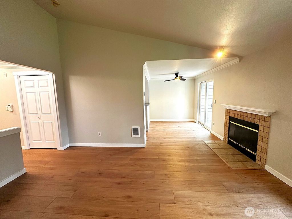 Photo of 1808 S 284th Lane #E203, Federal Way, WA 98003 (MLS # 2514331)