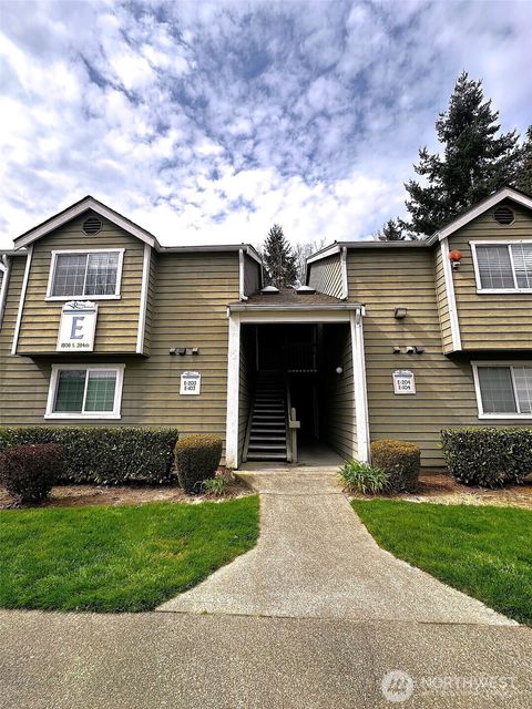 Photo of 1808 S 284th Lane #E203, Federal Way, WA 98003 (MLS # 2514331)