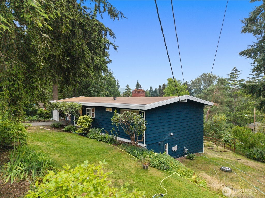 Photo of 15805 SE 12th Place, Bellevue, WA 98008 (MLS # 2579661)