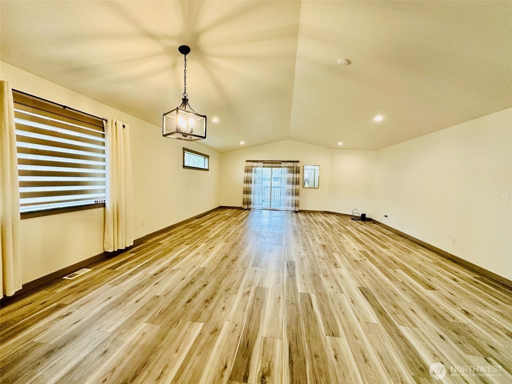 Photo of 519 7th Avenue NW, Napavine, WA 98532 (MLS # 2492382)