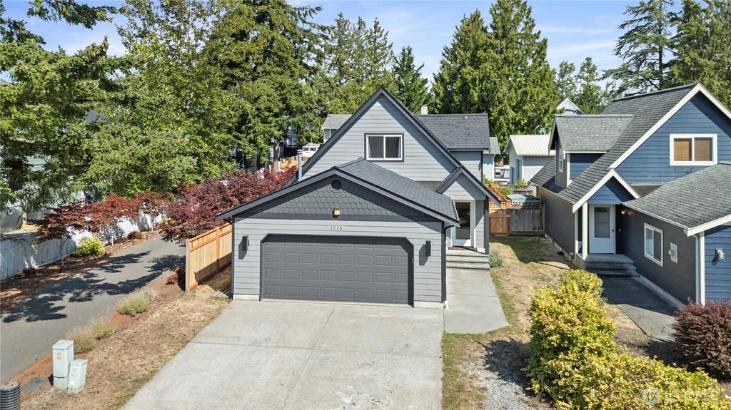 Photo of 1715 E Illinois ST, Bellingham, WA 98226 (MLS # 2571146)