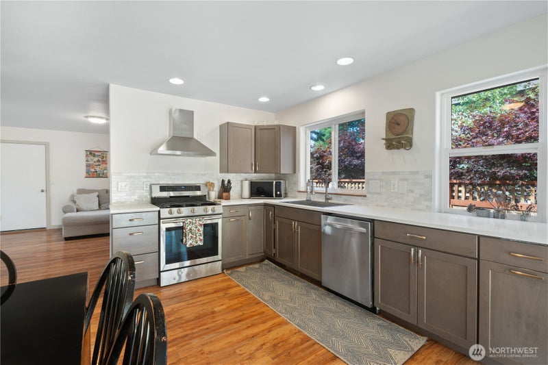 1715 E Illinois