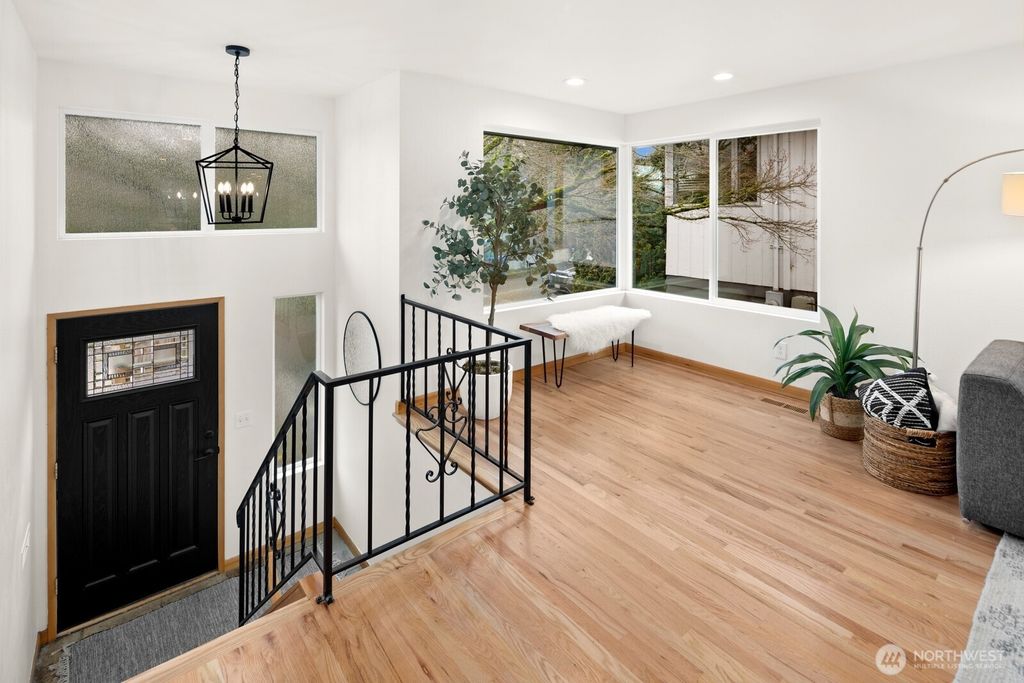 Photo of 7038 Cleopatra Place NW, Seattle, WA 98117 (MLS # 2495509)