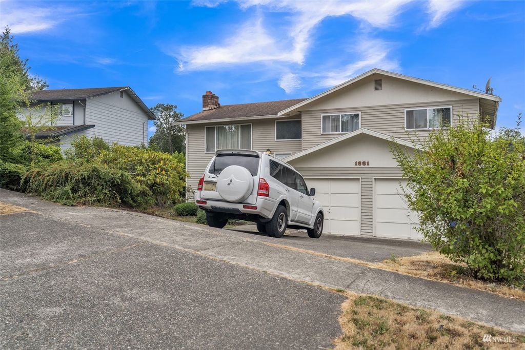 Photo of 1661 Index Avenue SE, Renton, WA 98058 (MLS # 1987604)