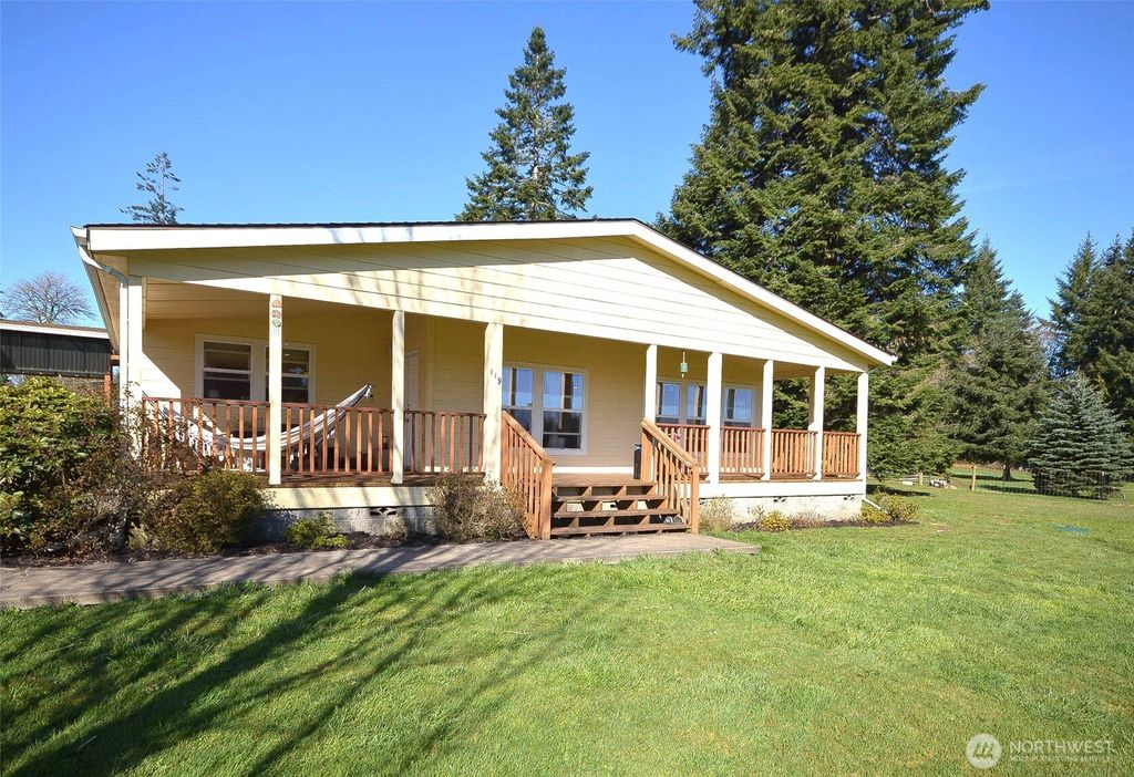 Photo of 119 Becker DR, Winlock, WA 98596 (MLS # 2491146)