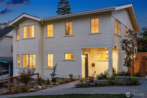 Photo of 4402 Letitia Avenue S, Seattle, WA 98118 (MLS # 2458373)