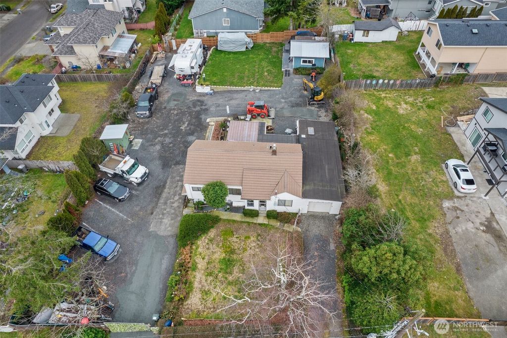 Photo of 2416 NE 16th Street, Renton, WA 98056 (MLS # 2417866)