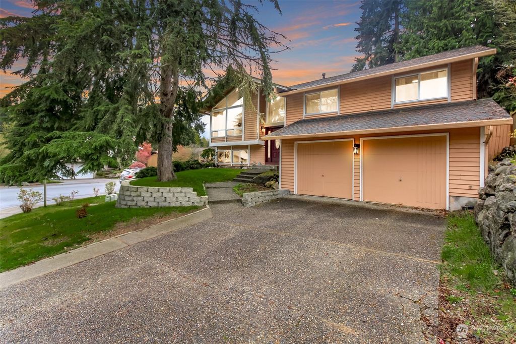 Photo of 203 SW 324th Court, Federal Way, WA 98023 (MLS # 2220505)