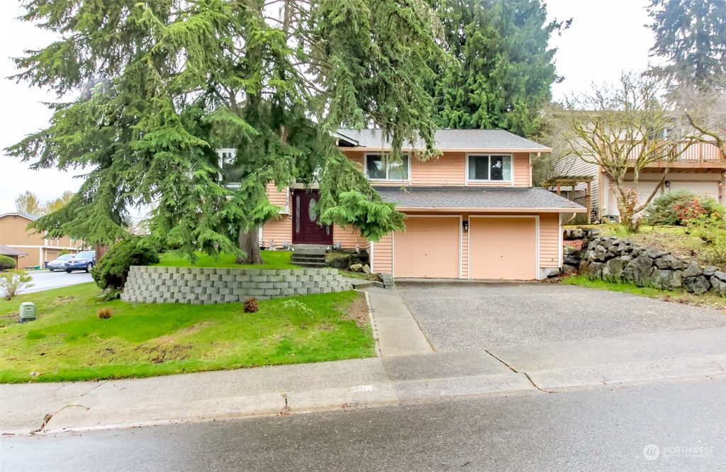 Photo of 203 SW 324th Court, Federal Way, WA 98023 (MLS # 2220505)