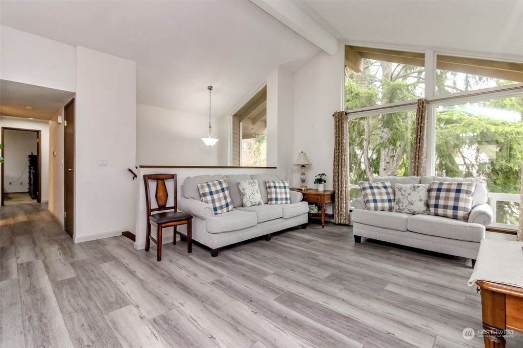 Photo of 203 SW 324th Court, Federal Way, WA 98023 (MLS # 2220505)