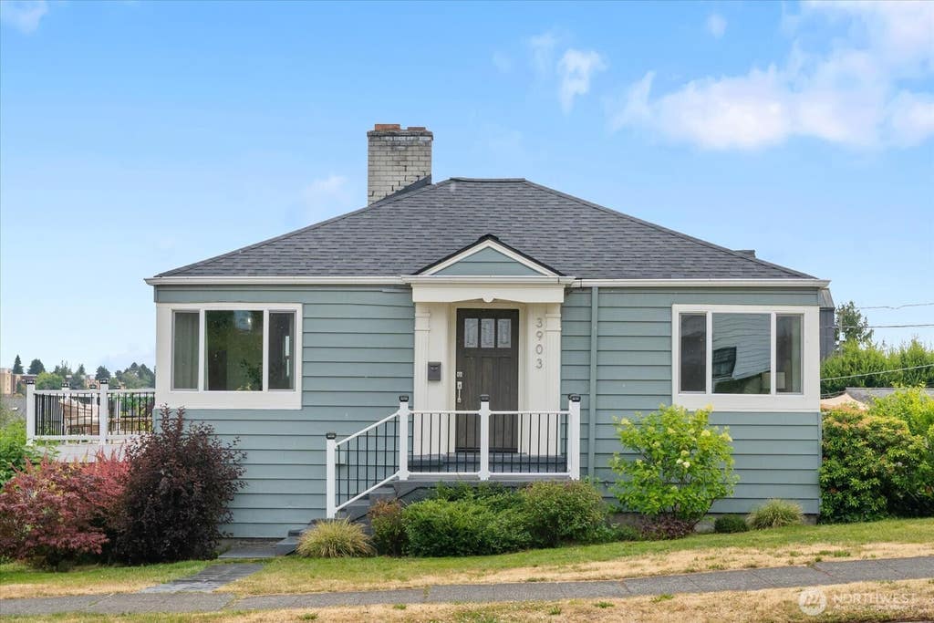 Photo of 3903 SW Dakota Street, Seattle, WA 98116 (MLS # 2550392)