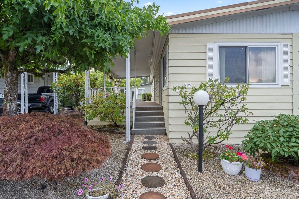 Photo of 11436 SE 208th Street #92, Kent, WA 98031 (MLS # 2295973)