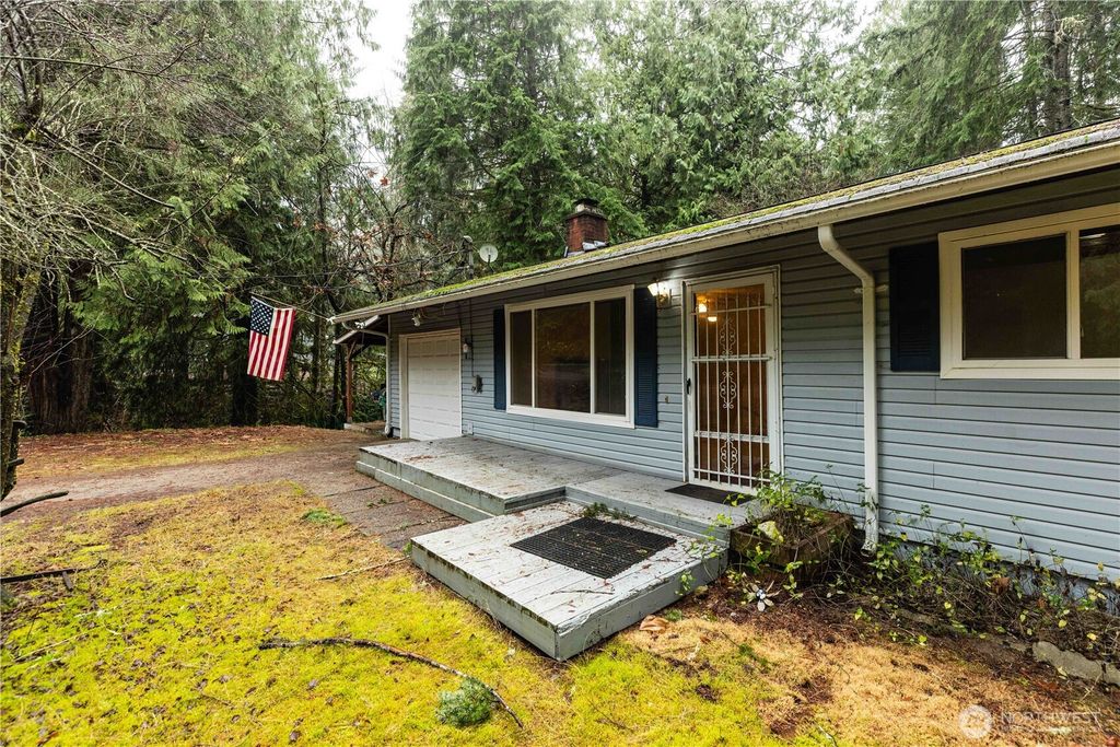Photo of 9020 Wyvern Drive SE, Port Orchard, WA 98367 (MLS # 2462854)