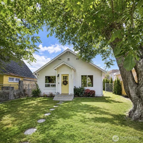 Photo of 507 E Wapato Avenue, Chelan, WA 98816 (MLS # 2530295)