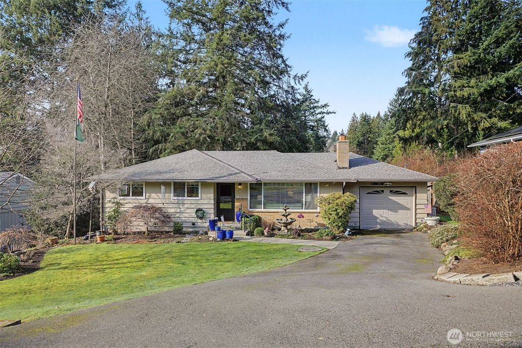 Photo of 18519 Kenlake Place NE, Kenmore, WA 98028 (MLS # 2476327)
