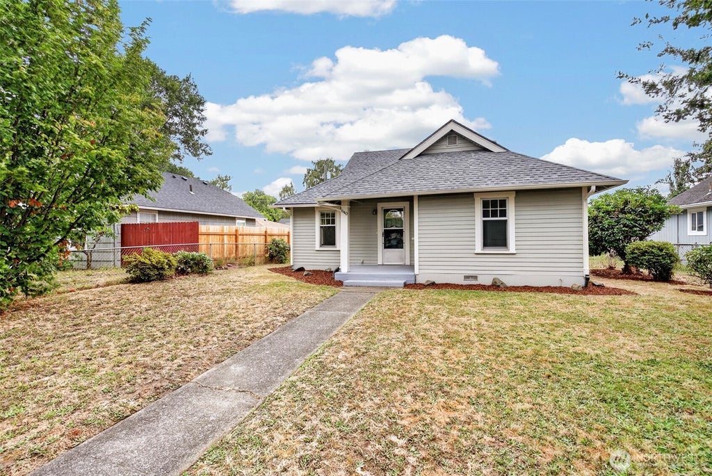 Photo of 640 17th Avenue, Longview, WA 98632 (MLS # 2578019)