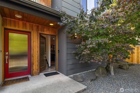 5935 Fauntleroy Way SW A Seattle WA 98136