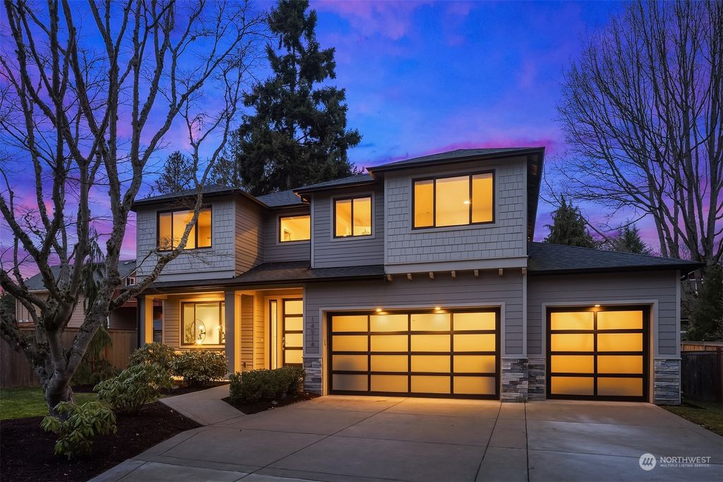 Photo of 14914 18th Avenue SW, Burien, WA 98166 (MLS # 2195902)